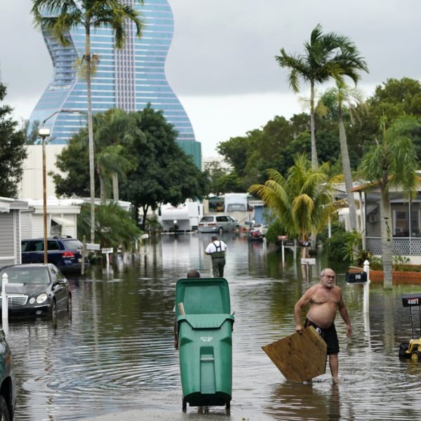 Hurricane Eta Floods Fort Lauderdale & Trashes Tampa Steinger, Greene